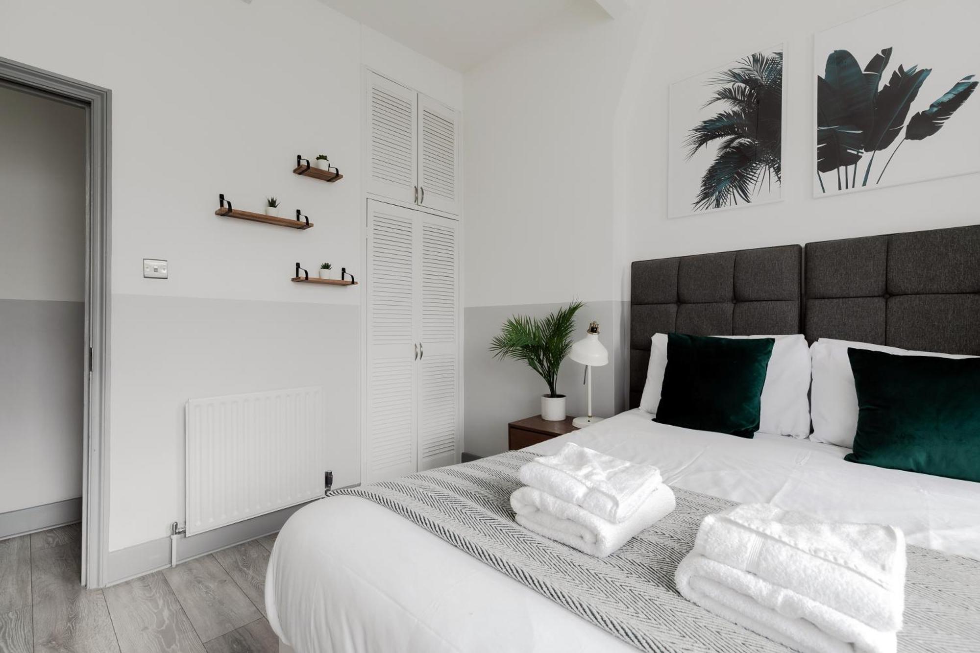Modern Kensington Apartments Londen Buitenkant foto