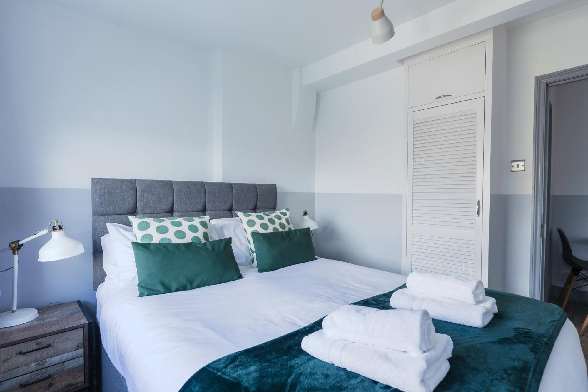 Modern Kensington Apartments Londen Buitenkant foto